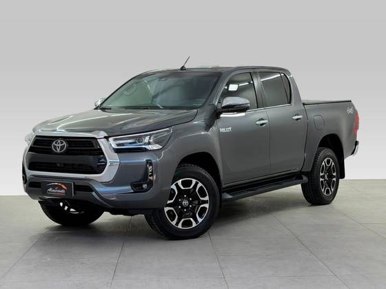 TOYOTA HILUX 2.8 D-4D TURBO DIESEL CD SRX 4X4 AUTOMÁTICO TOYOTA HILUX 2.8 D-4D TURBO DIESEL CD SRX 4X4 AUTOMÁTICO